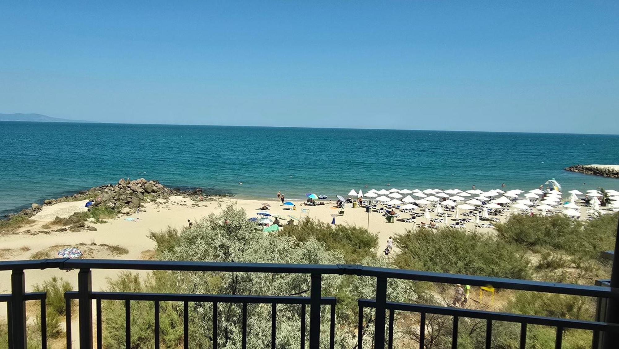 Seaview Apartament *