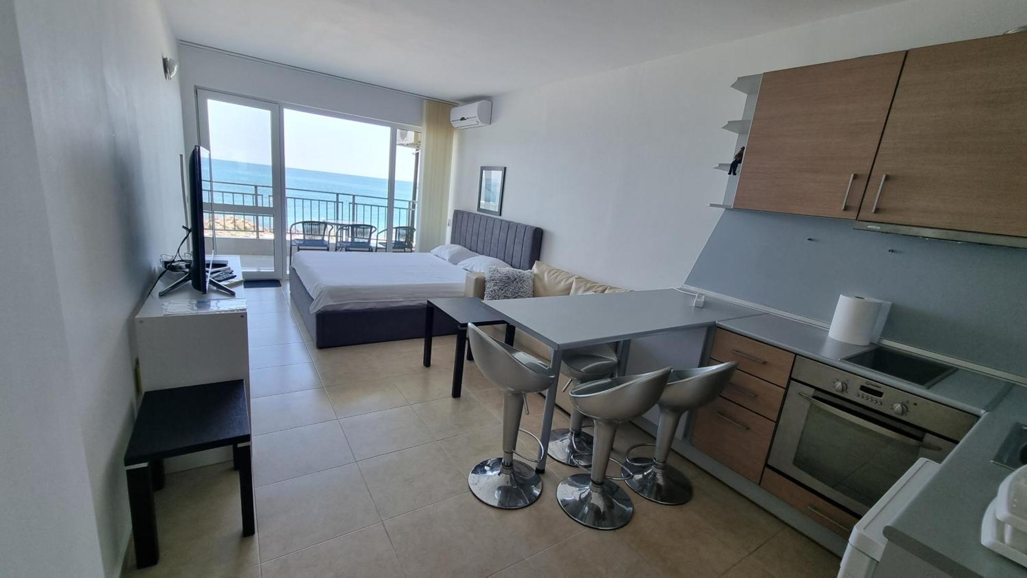 Seaview Apartament *